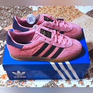 Women's Adidas Gazelle Pink Indoor Bliss Sneakers Size 8 NIB